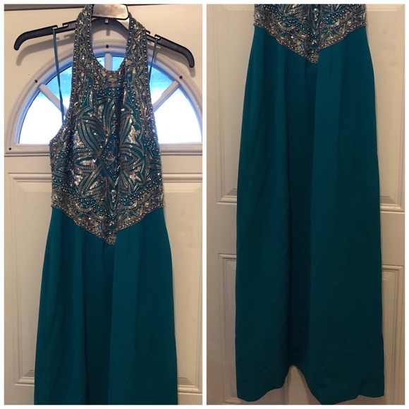 Bella Diana Formal Dress - Picture 2 of 5